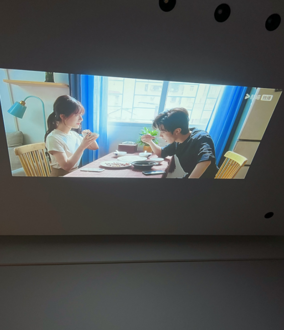 室投影仪推荐租房首选大眼橙C1D高亮版投影仪ayx爱游戏体育网页版入口2024高性价比卧(图10)