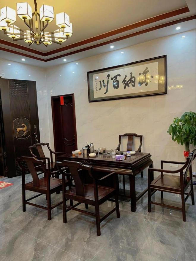 自建房老一辈的审美这效果太接地气了！爱游戏app登录60岁大叔晒出农村(图2)