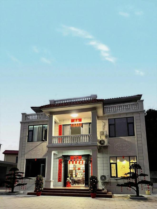 自建房老一辈的审美这效果太接地气了！爱游戏app登录60岁大叔晒出农村(图5)